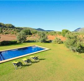 4 Bedroom Villa with Pool near Sa Pobla, Sleeps 8 -9